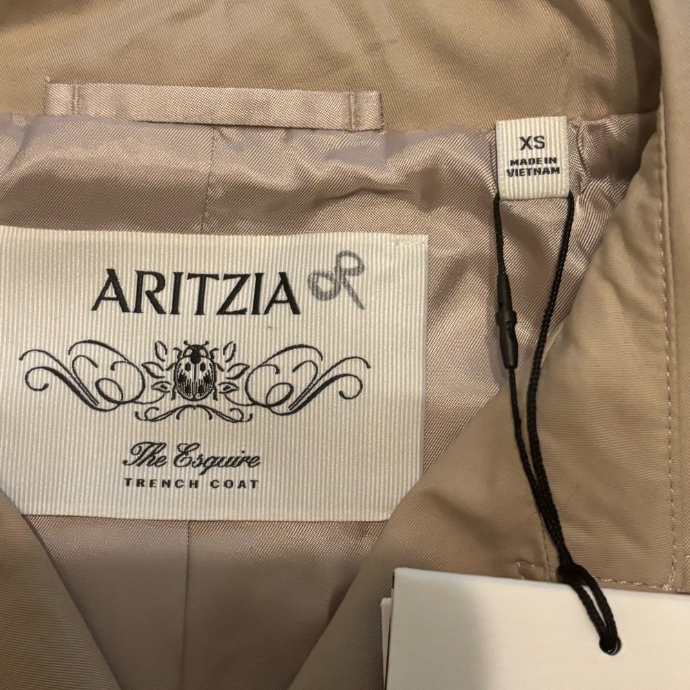 NWT Aritzia The Esquire Cropped Trench Coat - City Twill Marcona Beige Size XS - Picture 6 of 16